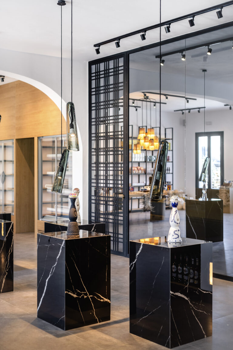 Cava_Brouzos_Mykonos_019